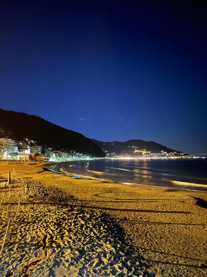 Hotel Del Golfo Лайджелия Екстериор снимка