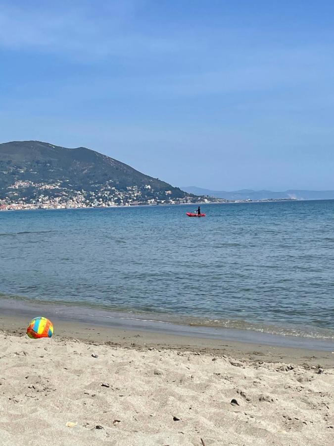 Hotel Del Golfo Лайджелия Екстериор снимка