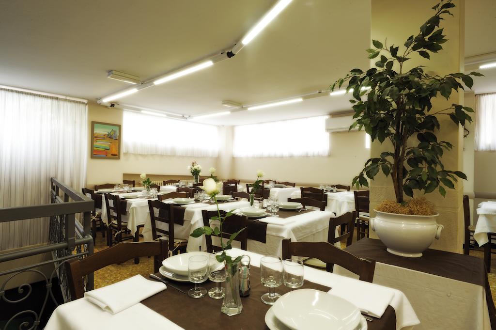 Hotel Del Golfo Лайджелия Екстериор снимка